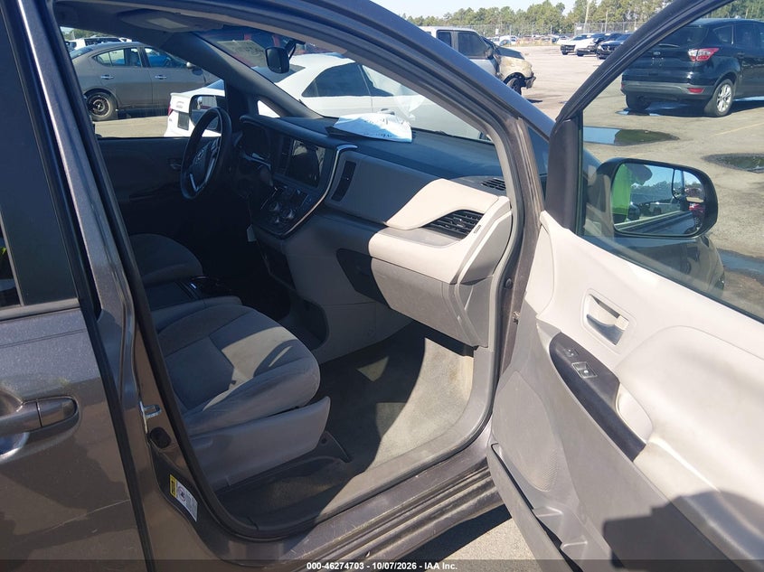 TOYOTA SIENNA - zdjęcie 5