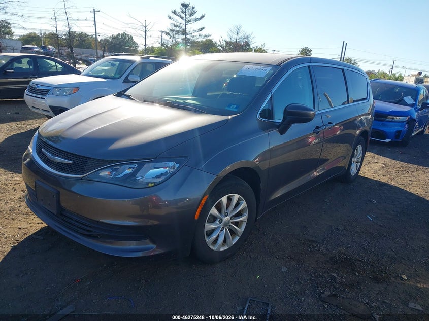 2017 CHRYSLER PACIFICA TOURING · Photo 2
