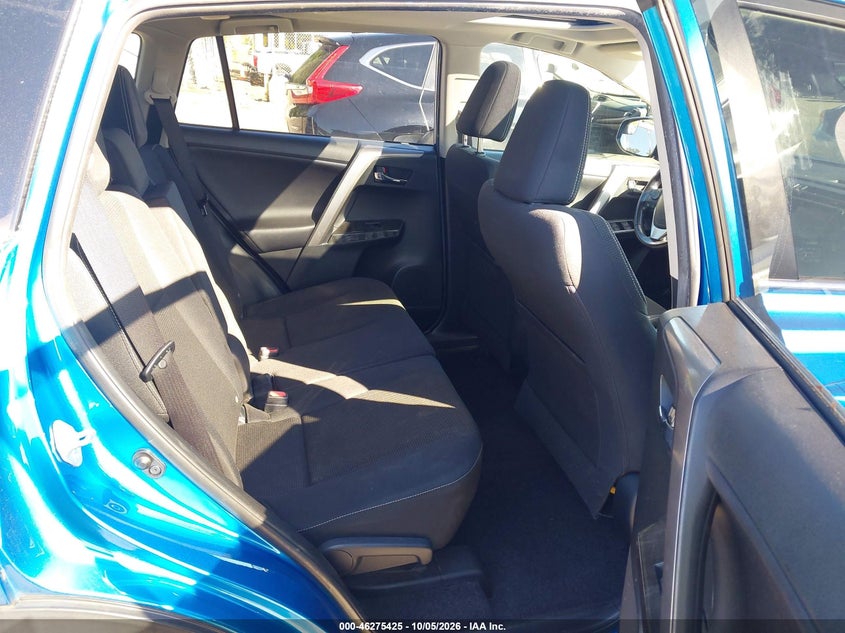 TOYOTA RAV4 - zdjęcie 8
