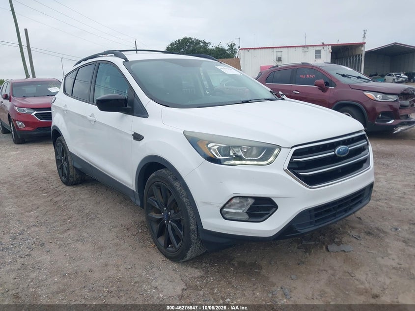 Vin: 1fmcu0g96hub57070, lot: 46775964, ford escape se 2017 img_1