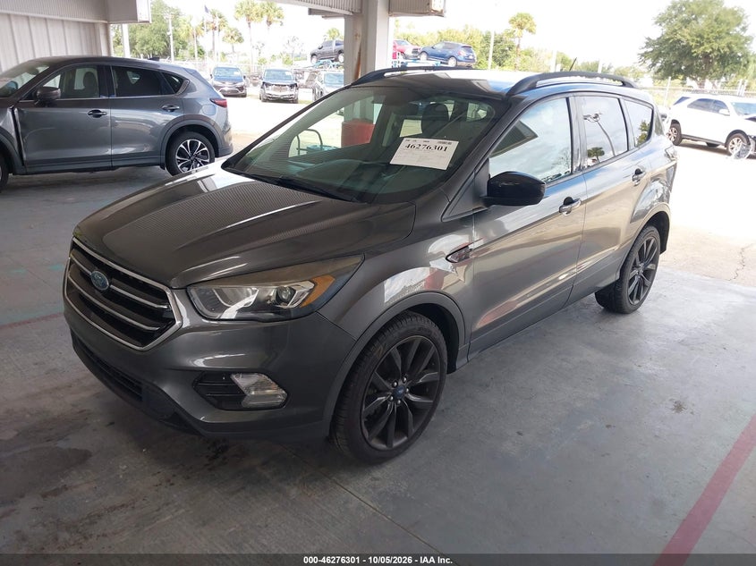 Vin: 1fmcu0gd5jua96126, lot: 46776418, ford escape se 20182