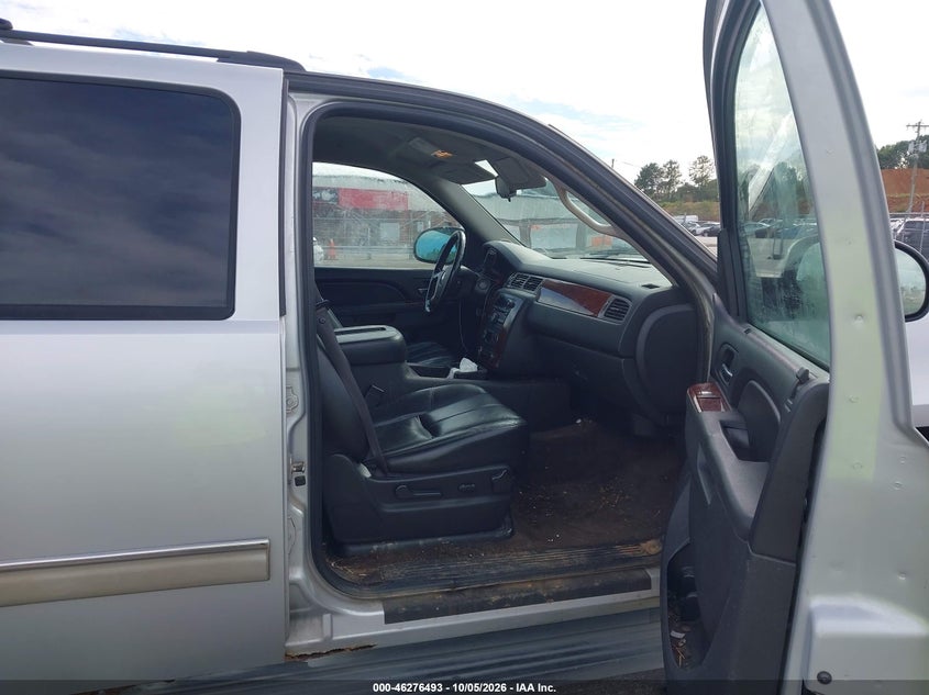 2011 CHEVROLET SUBURBAN 1500 LT1 · Фото 5