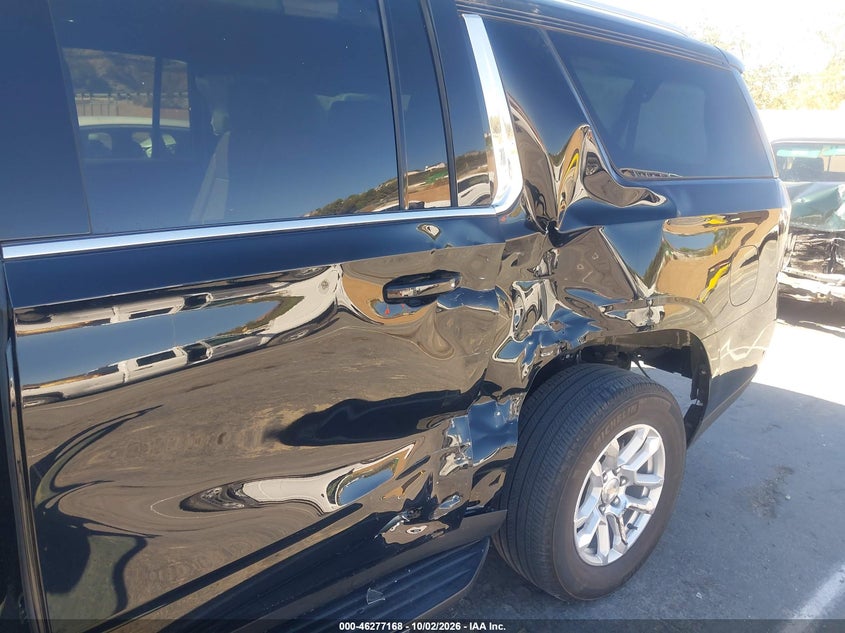 CHEVROLET SUBURBAN - zdjęcie 6