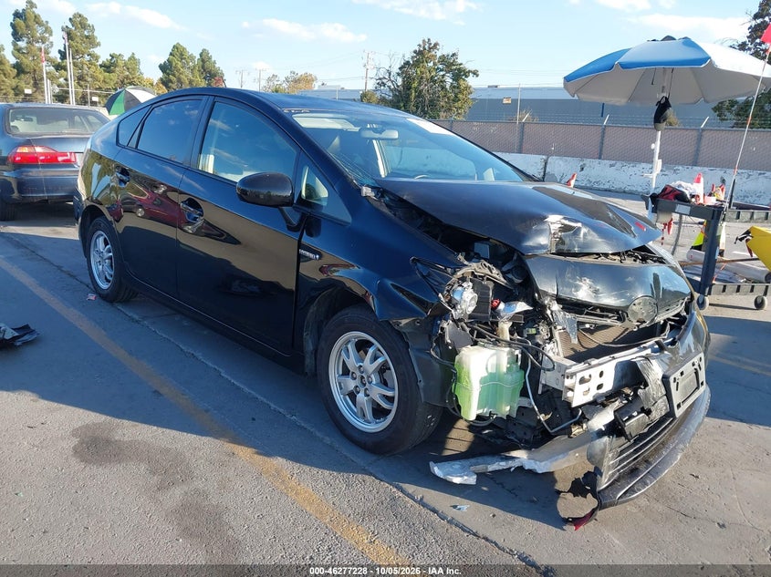 Vin: jtdkn3du9d5590944, lot: 46777345, toyota prius three se 20131