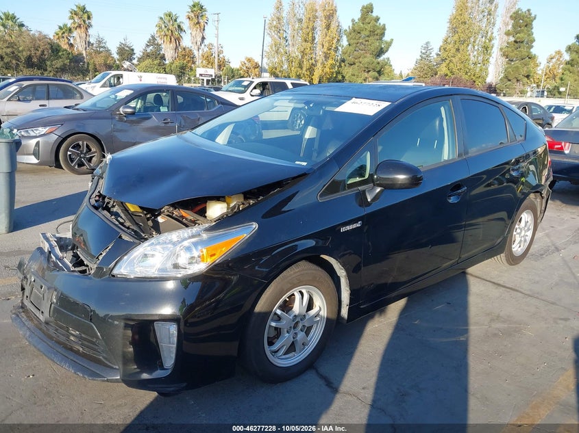 Vin: jtdkn3du9d5590944, lot: 46777345, toyota prius three se 20132