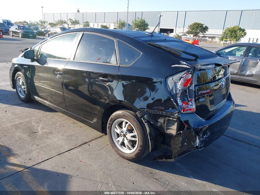 Vin: jtdkn3du9d5590944, lot: 46777345, toyota prius three se 20133