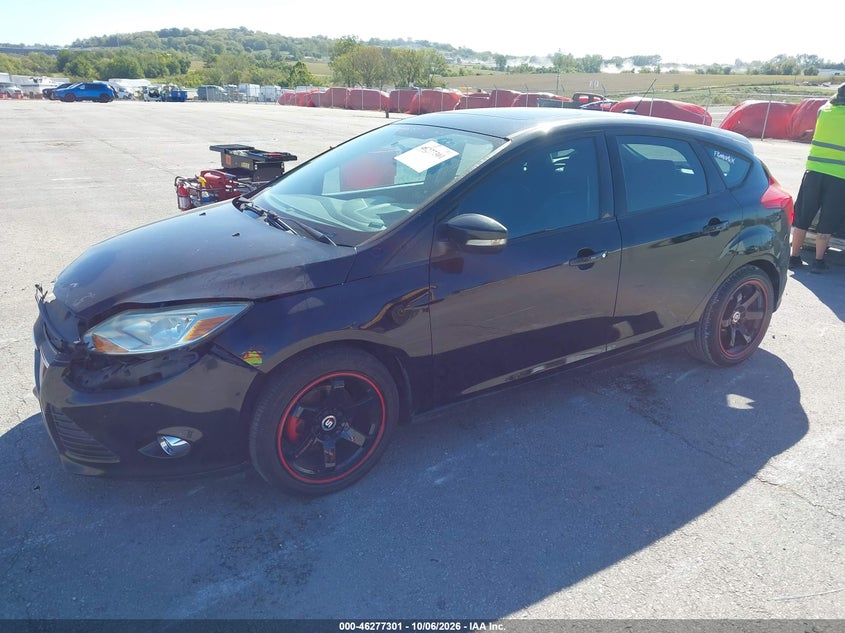 Vin: 1fadp3k2xel374205, lot: 46777418, ford focus se 20142
