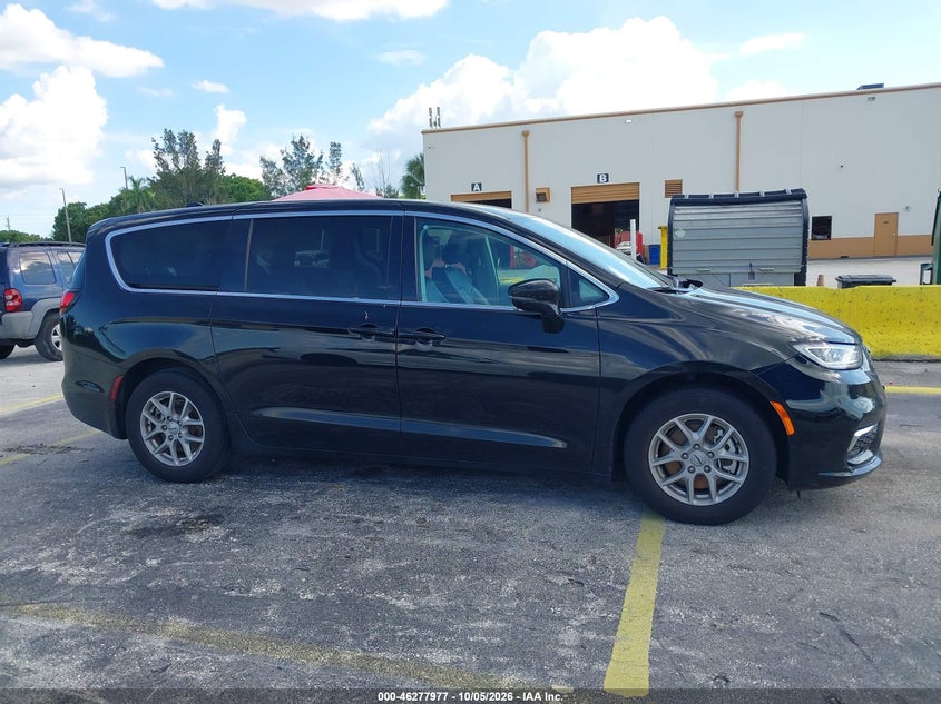 2024 CHRYSLER PACIFICA TOURING L · Фото 13