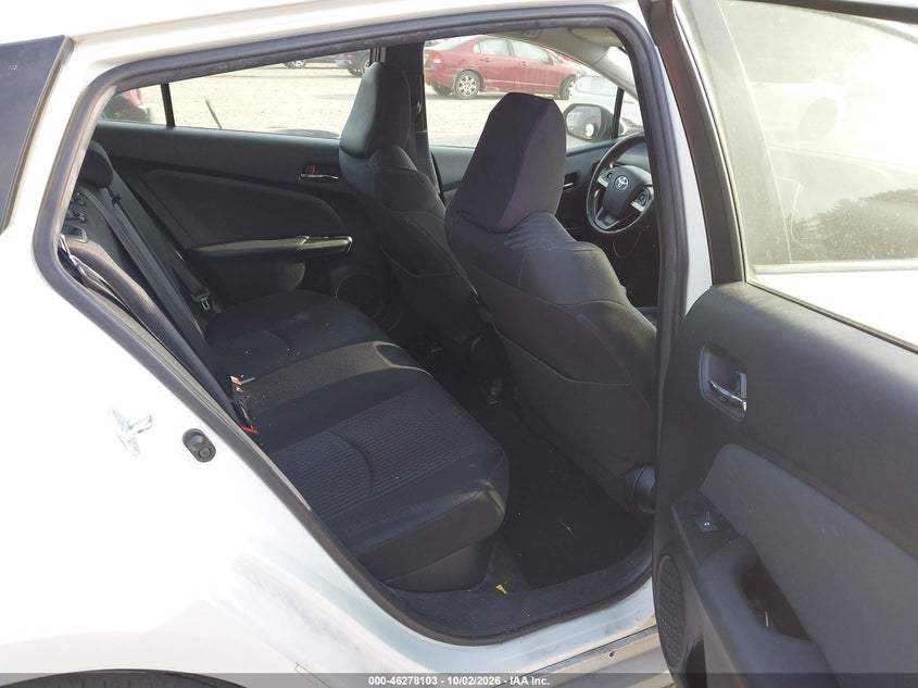 TOYOTA PRIUS - zdjęcie 8