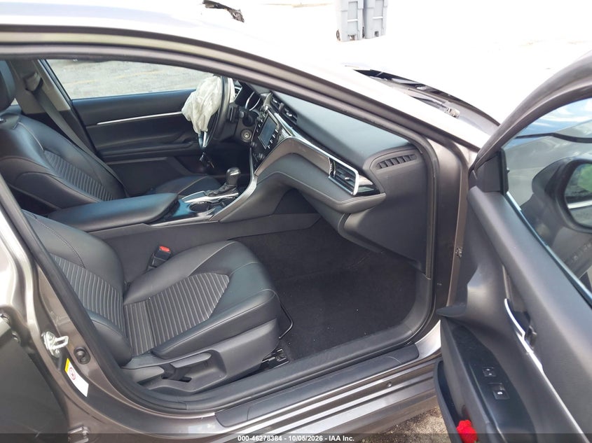 TOYOTA CAMRY - zdjęcie 5
