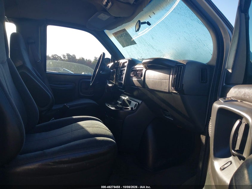 CHEVROLET EXPRESS 2002 VIN 1GAHG39R921181073