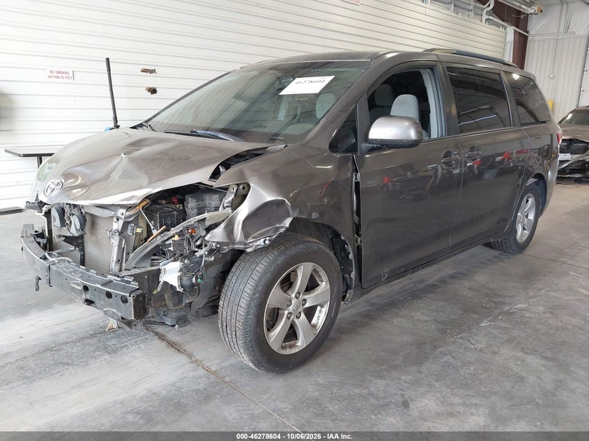 Vin: 5tdkz3dcxhs805517, lot: 46778750, toyota sienna le 8 passenger 20172