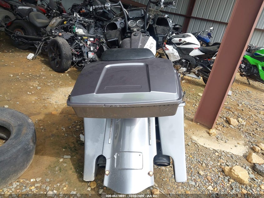 HARLEY-DAVIDSON FLTRI 2001