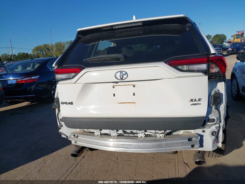 TOYOTA RAV4 - zdjęcie 17
