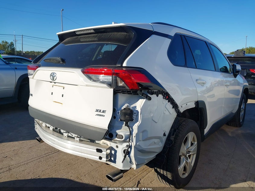 TOYOTA RAV4 - zdjęcie 4