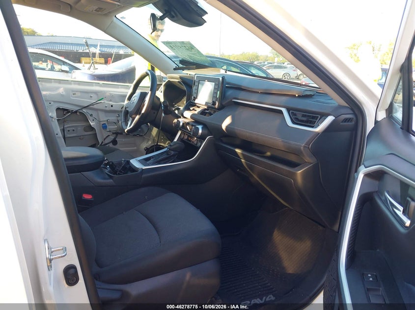 TOYOTA RAV4 - zdjęcie 5