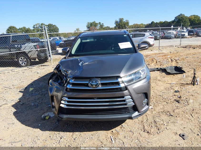 TOYOTA HIGHLANDER - zdjęcie 12