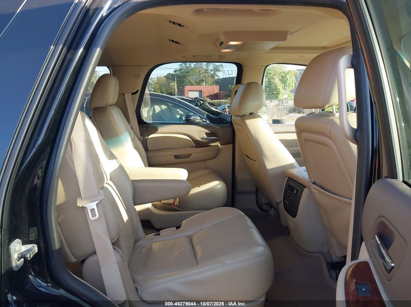 2011 GMC YUKON SLT · Фото 8