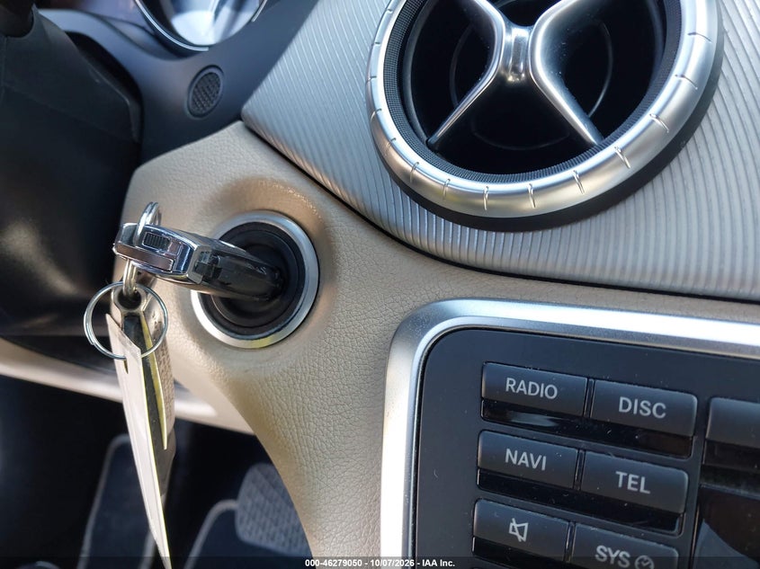 2014 MERCEDES-BENZ CLA 250 · Фото 11