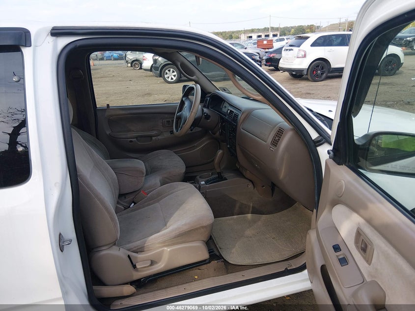 TOYOTA TACOMA 2004 VIN 5TEVL52N14Z447168