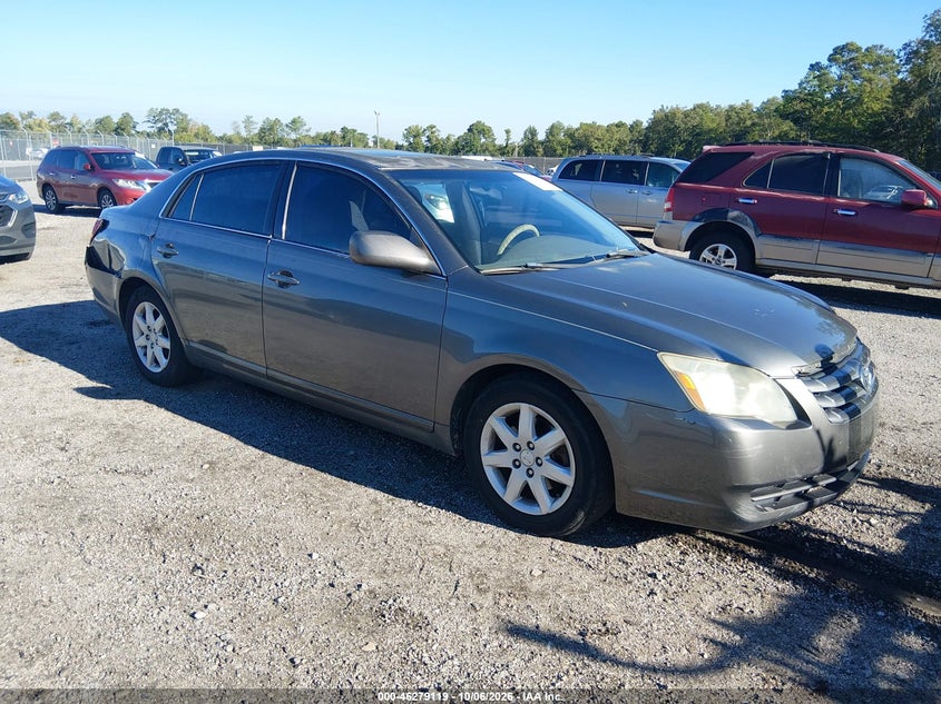 2005 TOYOTA AVALON XL