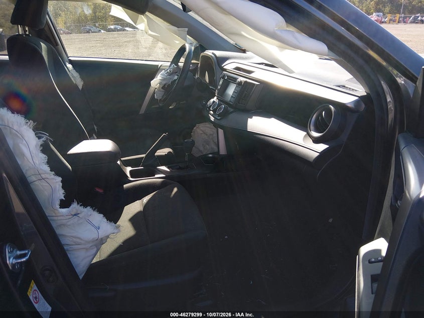 2016 TOYOTA RAV4 LE · Photo 5