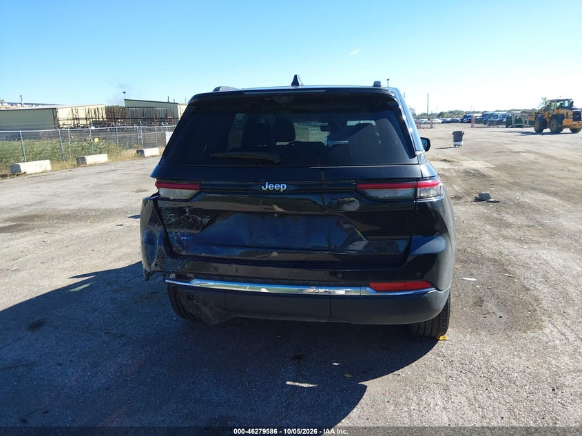 JEEP GRAND CHEROKEE 4XE - zdjęcie 16