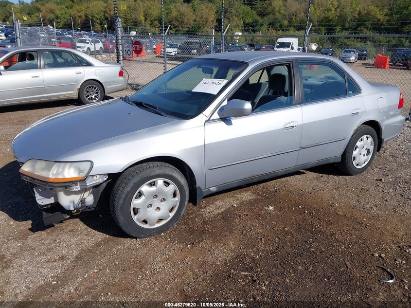 2000 Honda Accord, All Over, IAAI, VIN 1HGCG5645YA130282 — photo 2
