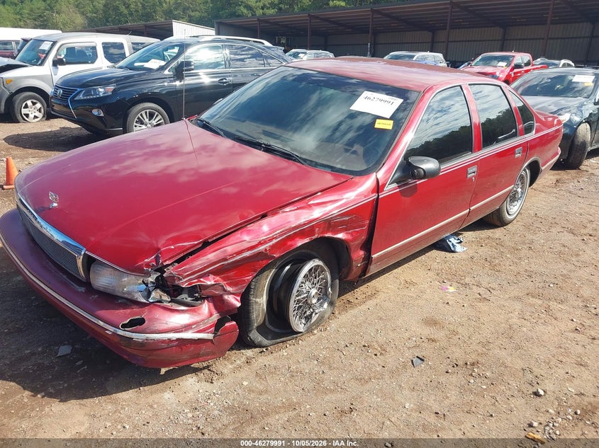 1996 Chevrolet Caprice Classic, Left Front, IAAI, VIN 1G1BL52W3TR116803 — photo 2