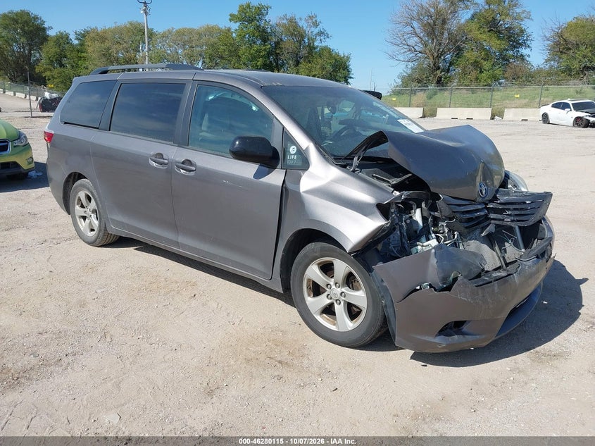 Vin: 5tdkz3dc6hs810312, lot: 46780262, toyota sienna le 8 passenger 20171