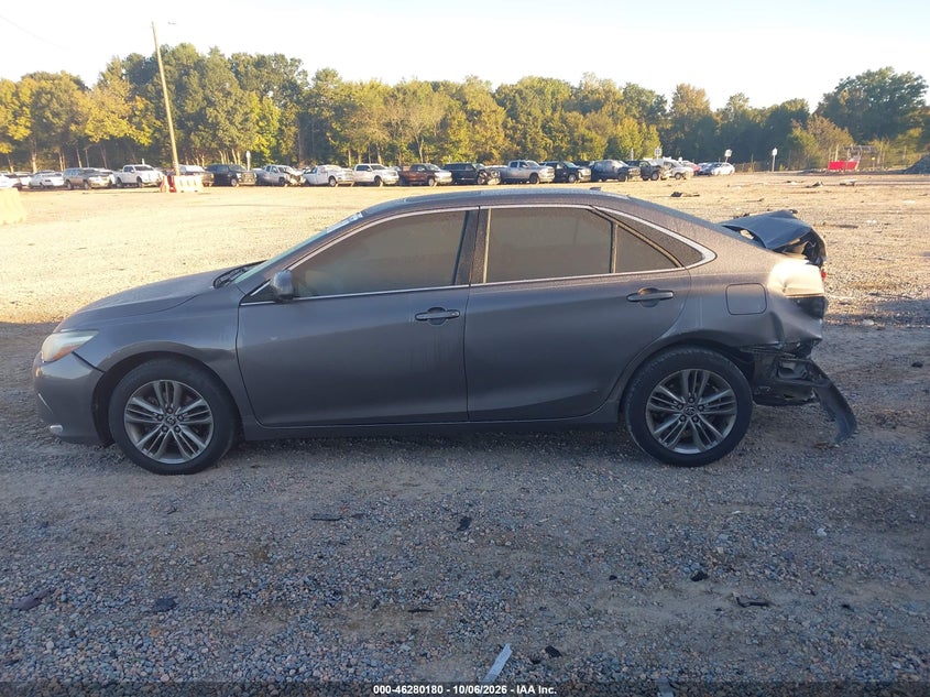 TOYOTA CAMRY - zdjęcie 15