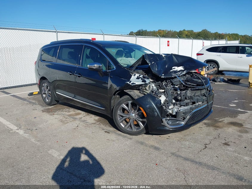 Vin: 2c4rc1gg8hr553794, lot: 46780532, chrysler pacifica limited 20171