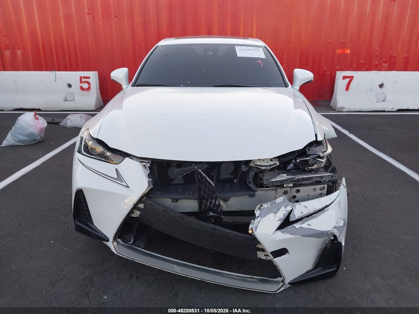 LEXUS IS 200T - zdjęcie 13