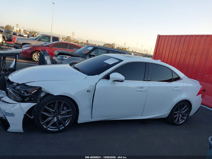 LEXUS IS 200T - zdjęcie 15