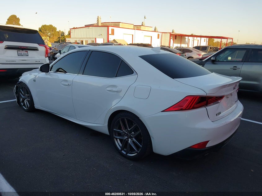LEXUS IS 200T - zdjęcie 3