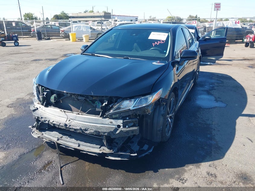 2020 Toyota Camry Se, Front End, IAAI, VIN 4T1G11AK1LU971020 — photo 2