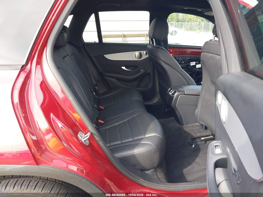 MERCEDES-BENZ GLC 300 - zdjęcie 8