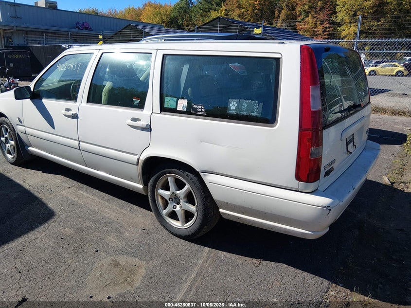 VOLVO V70 2000 VIN YV1LW61J0Y2644548