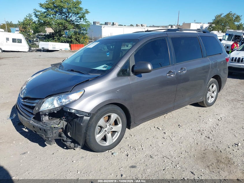 TOYOTA SIENNA - zdjęcie 2
