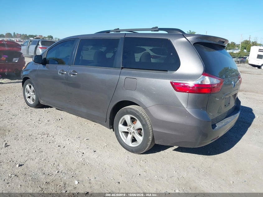 TOYOTA SIENNA - zdjęcie 3