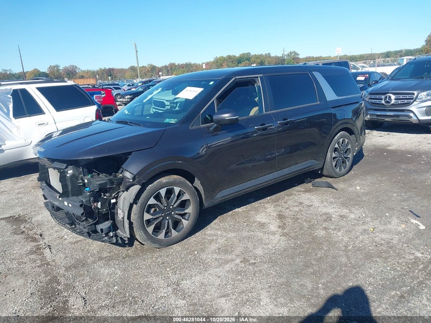 2024 KIA CARNIVAL MPV EX · Photo 2