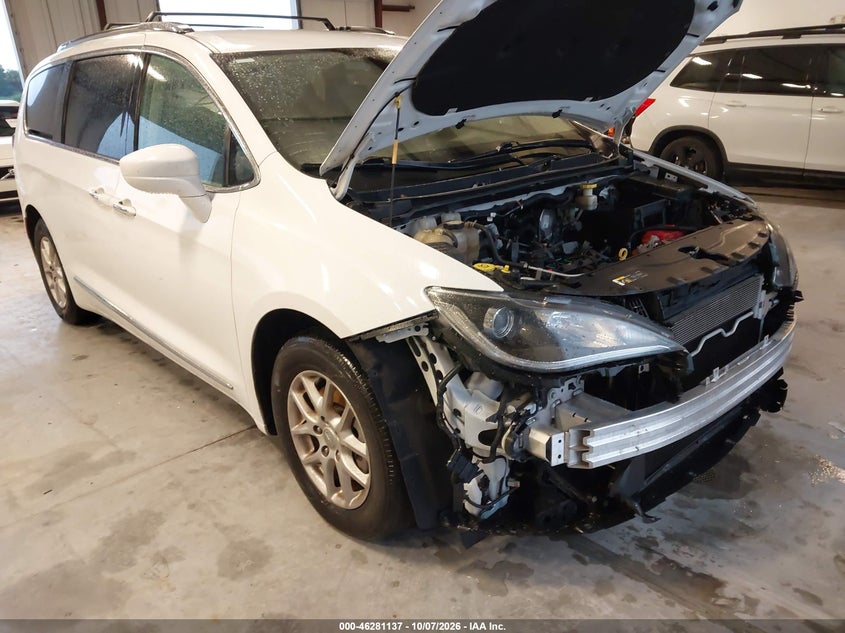 Vin: 2c4rc1bg1lr284148, lot: 46781283, chrysler pacifica touring l 20201