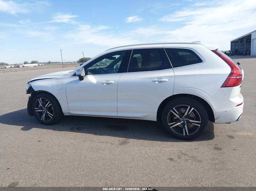 VOLVO XC60 HYBRID - zdjęcie 15