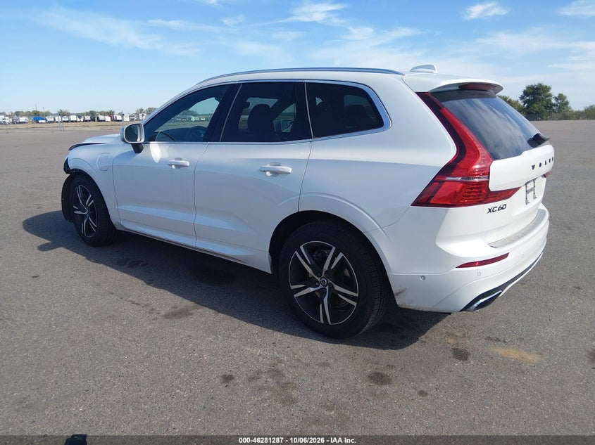 VOLVO XC60 HYBRID - zdjęcie 3