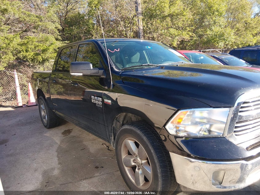 RAM 1500 CLASSIC 2019 VIN 1C6RR6LT2KS539434