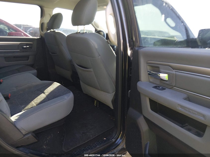 RAM 1500 CLASSIC 2019 VIN 1C6RR6LT2KS539434