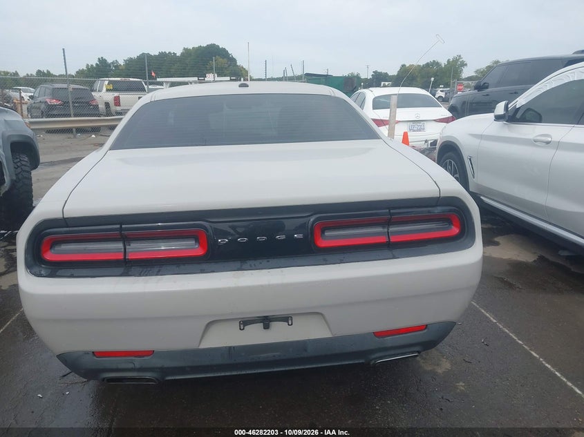DODGE CHALLENGER - zdjęcie 17