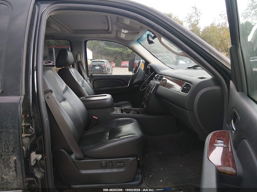 2009 CHEVROLET SUBURBAN 1500 LTZ · Фото 5