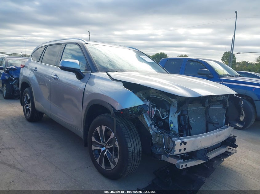 Vin: 5tdhzrbh1ns243742, lot: 46782664, toyota highlander xle 20221