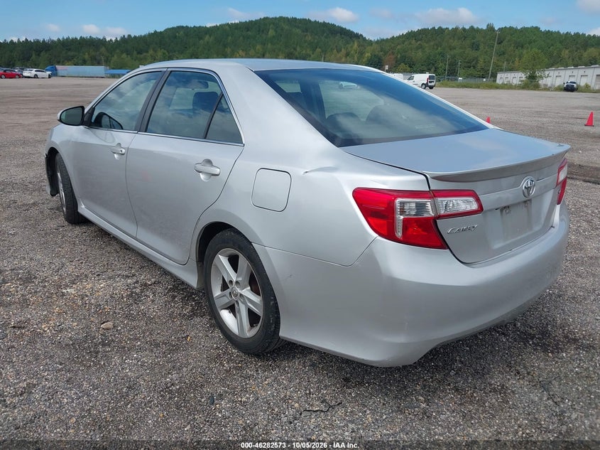 Vin: 4t1bf1fk0eu379731, lot: 46782719, toyota camry se 20143